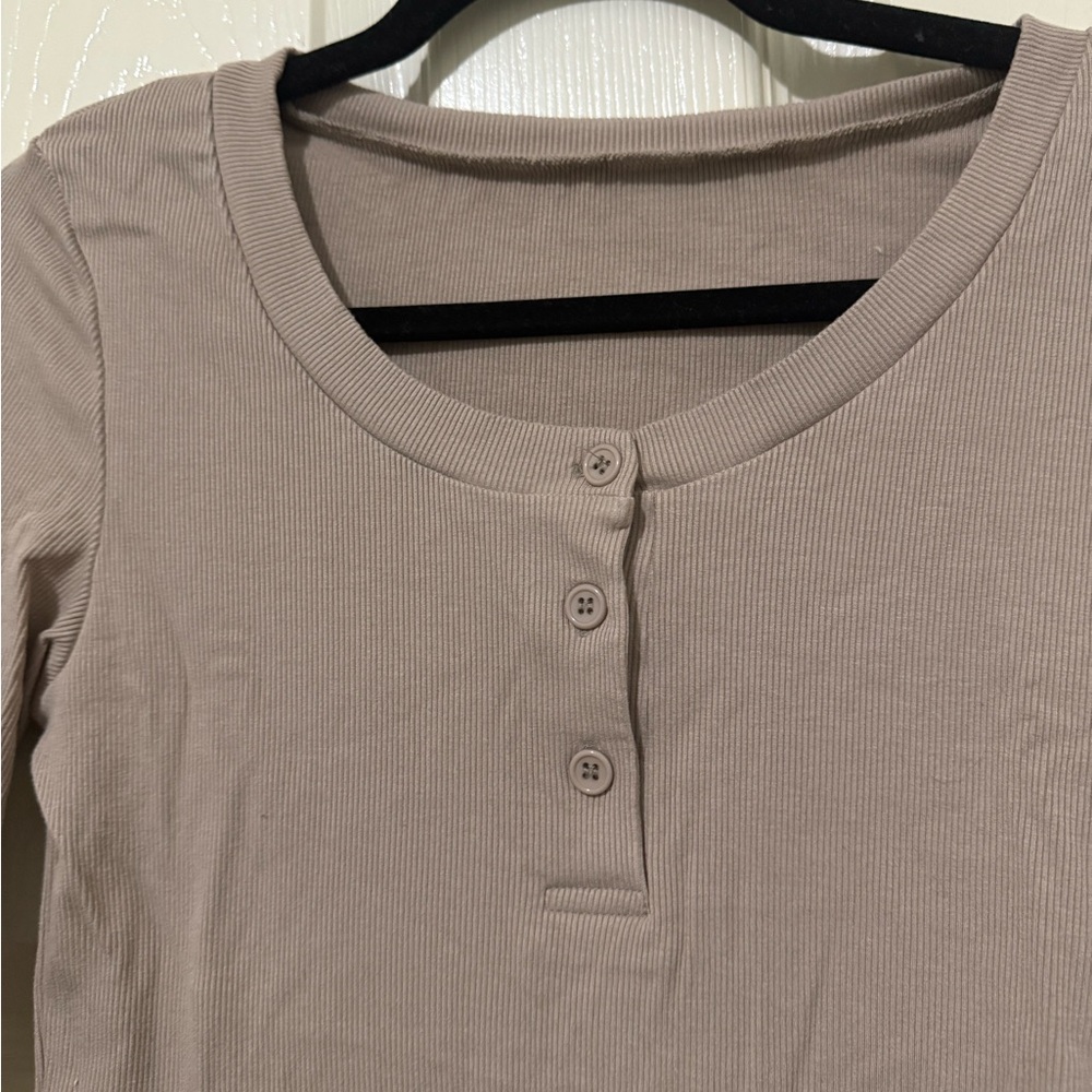 Shein Taupe Ribbed Cropped Henley Long Sleeve Top | Size M - Picture 4 of 8